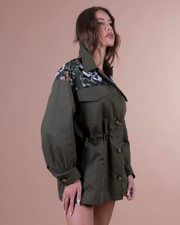 CLARA giacca verde militare con applicazioni