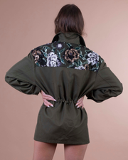 CLARA giacca verde militare con applicazioni