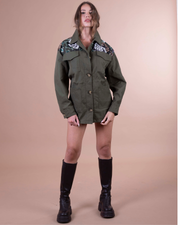 CLARA giacca verde militare con applicazioni